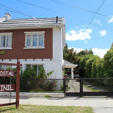 Hostal Y Cabanas Ainil Punta Arenas Exterior foto