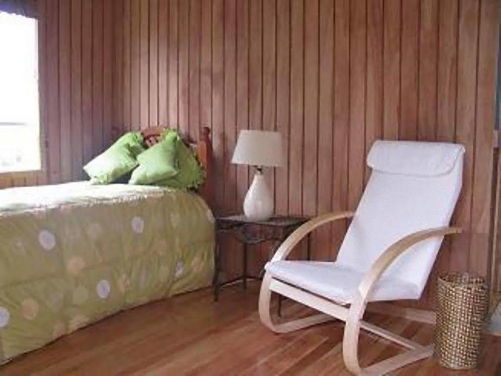 Hostal Y Cabanas Ainil Punta Arenas Exterior foto